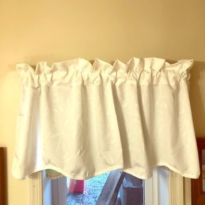 White valance 18x52 brand new!!!